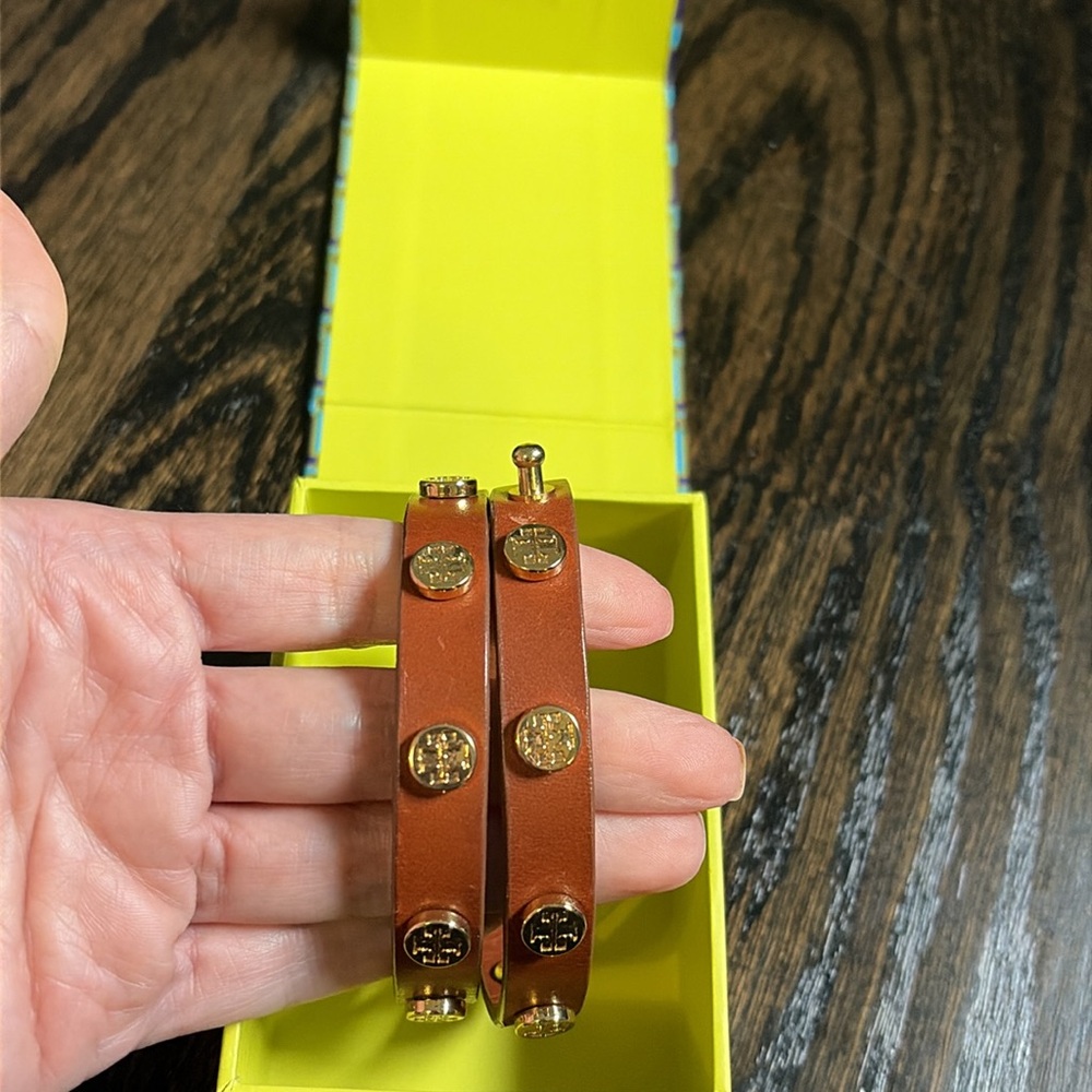 Brown leather Tory Burch wrap bracelet! Great condition! - Picture 2 of 4